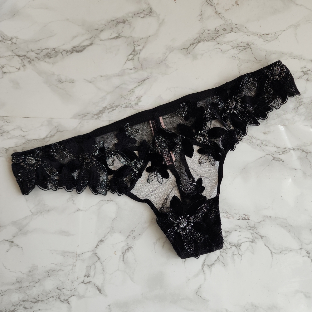 VICTORIA'S SECRET VERY SEXY ZIGGY GLAM FLORAL Embroidered THONG PANTY
